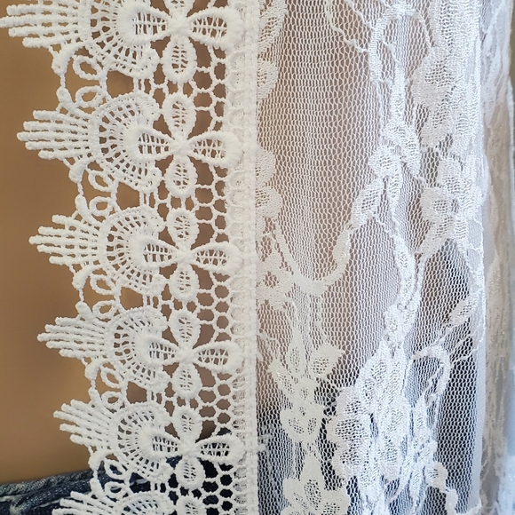 Beautiful Lace Vest Boho Western Wedding Vibes Pretty Soft Lace Layer 😍 - Picture 4 of 8